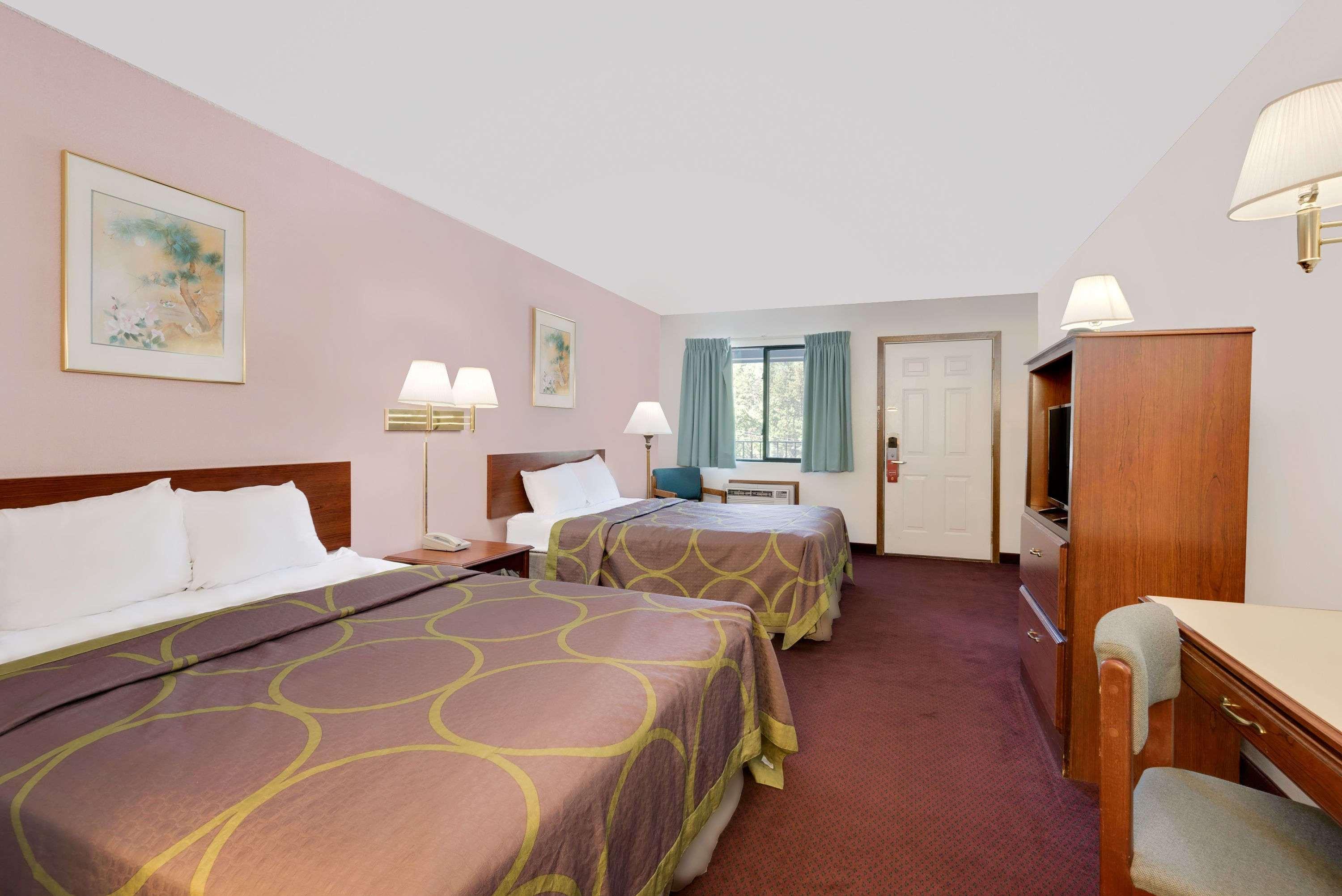 ซูเปอร์ 8 บาย วินด์แฮม คีน์สโตน/เมาน์รัชมอร์ Hotel คีย์สโตน ภายนอก รูปภาพ