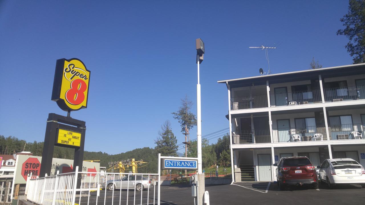 ซูเปอร์ 8 บาย วินด์แฮม คีน์สโตน/เมาน์รัชมอร์ Hotel คีย์สโตน ภายนอก รูปภาพ